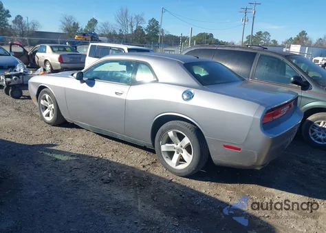 2014 Dodge Challenger Sxt из США, поврежденный, VIN 2C3CDYAG2EH260595